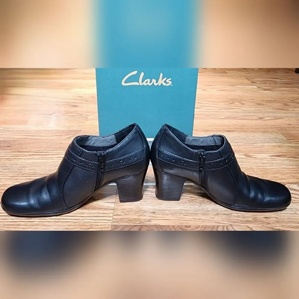 Clarks Women's Size 7.5M Black Leather Block Heel Zipper Bootie Boots